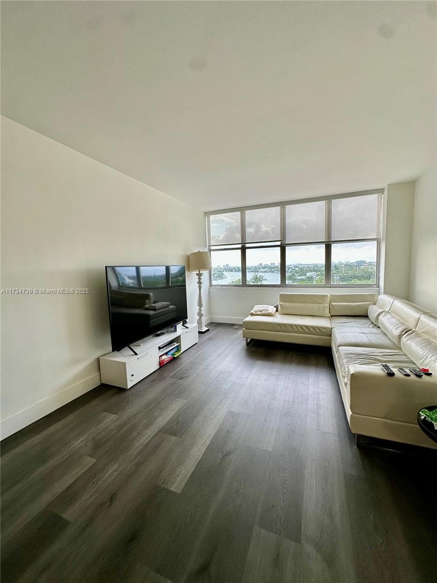 7441 Wayne Ave # 6B, Miami Beach FL 33141 — 2
