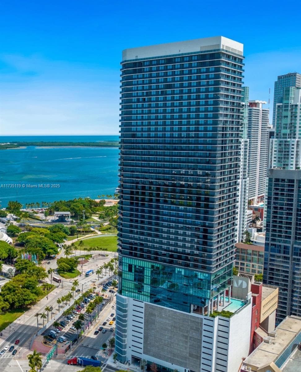 398 NE 5th St # 1510, Miami FL 33132 — 1