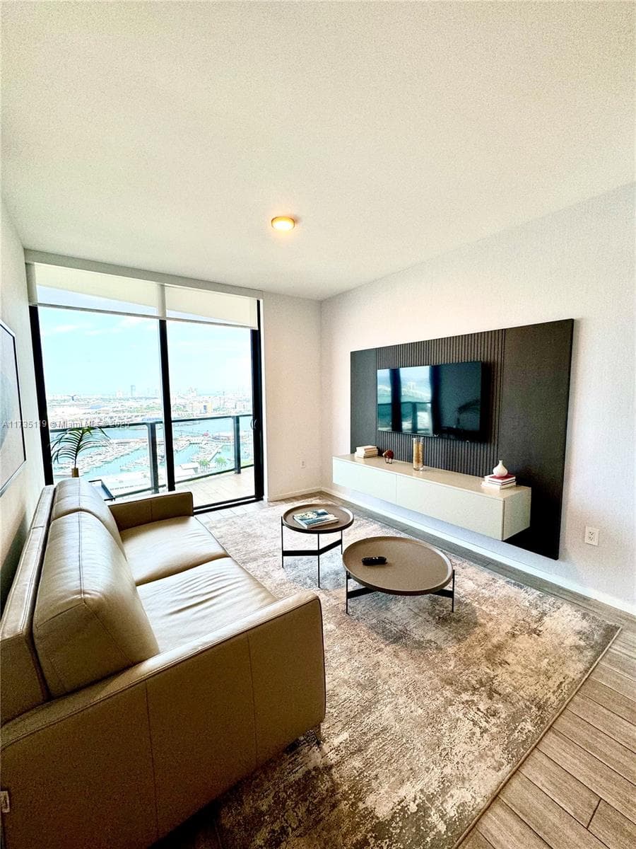 398 NE 5th St # 1510, Miami FL 33132 — 20