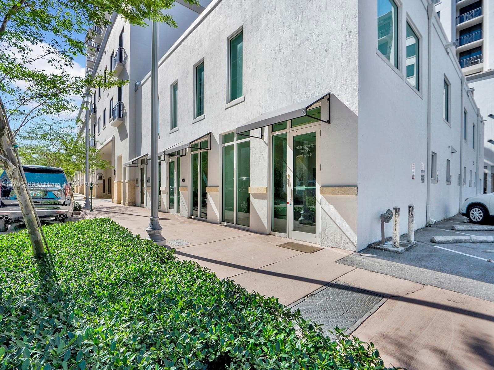 4070 Laguna St, Coral Gables FL 33146 — 34
