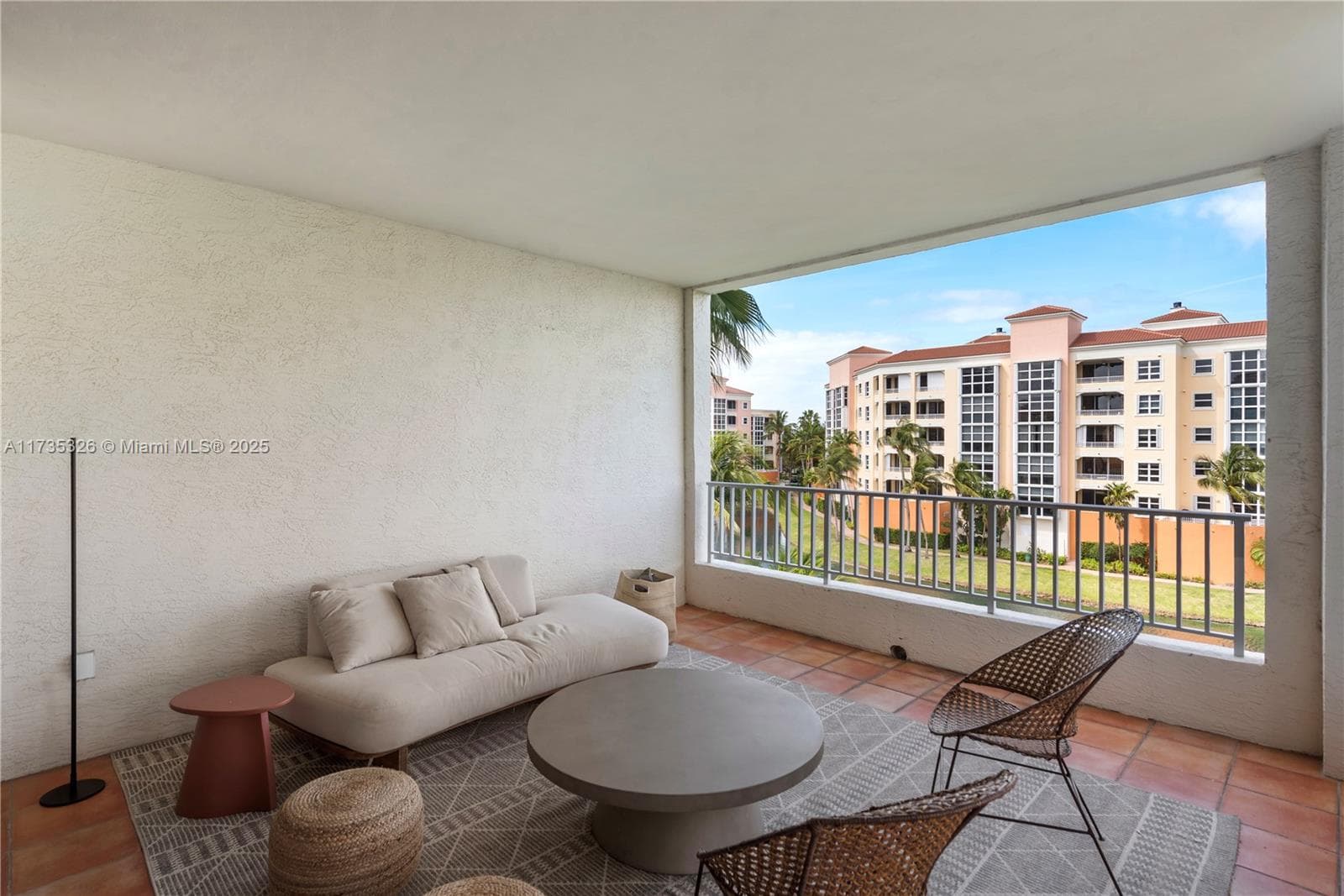 705 Crandon Blvd # 405, Key Biscayne FL 33149 — 3