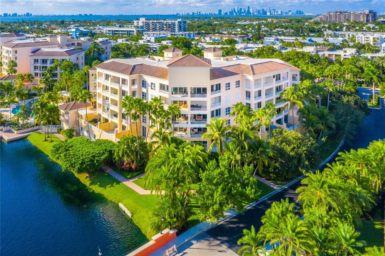 705 Crandon Blvd # 405, Key Biscayne FL 33149 — 24