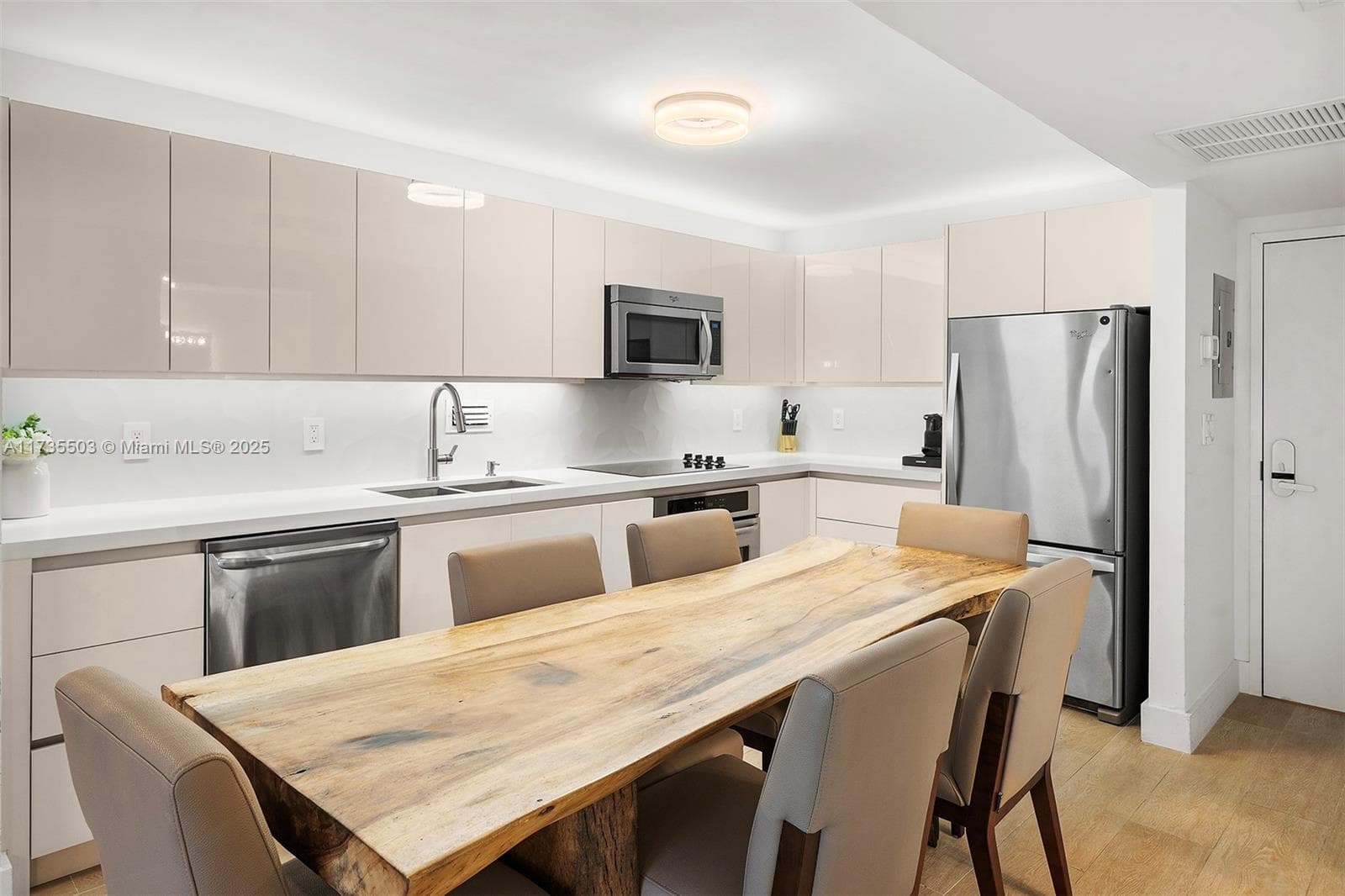 Roney Palace Condo, Miami Beach, FL — 3