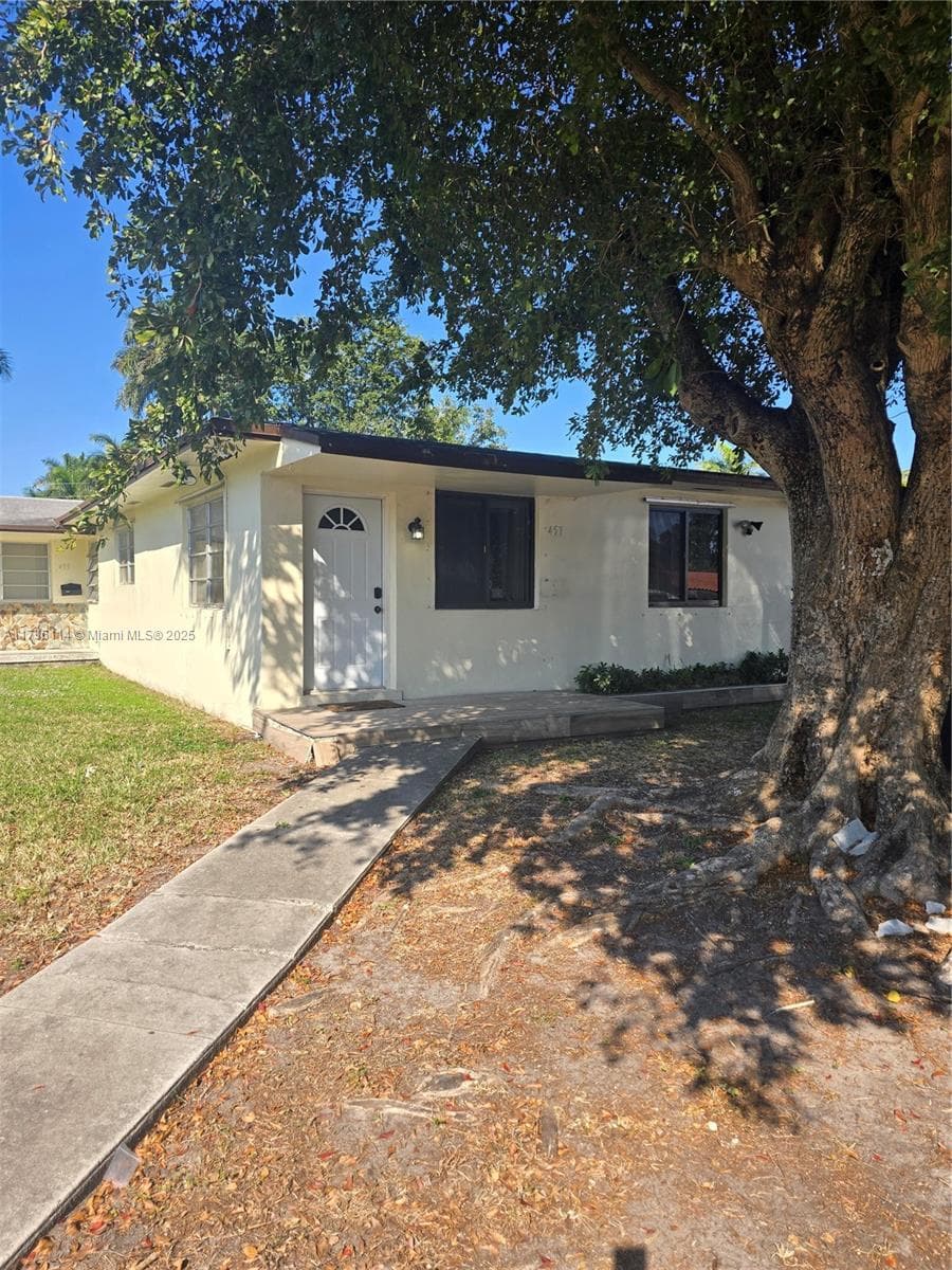 457 NE 140th St # 1, North Miami FL 33161 — 5