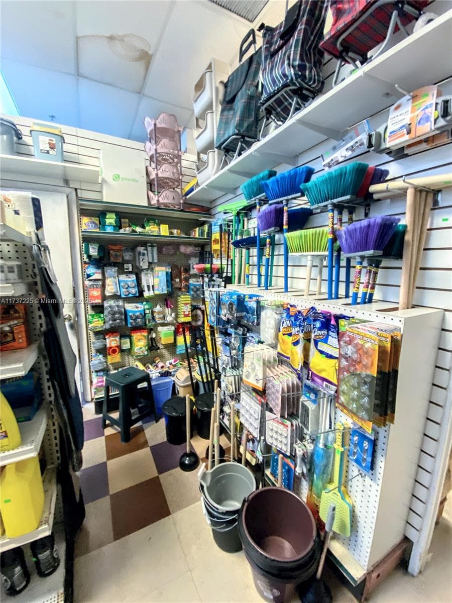 Hialeah, FL — 34