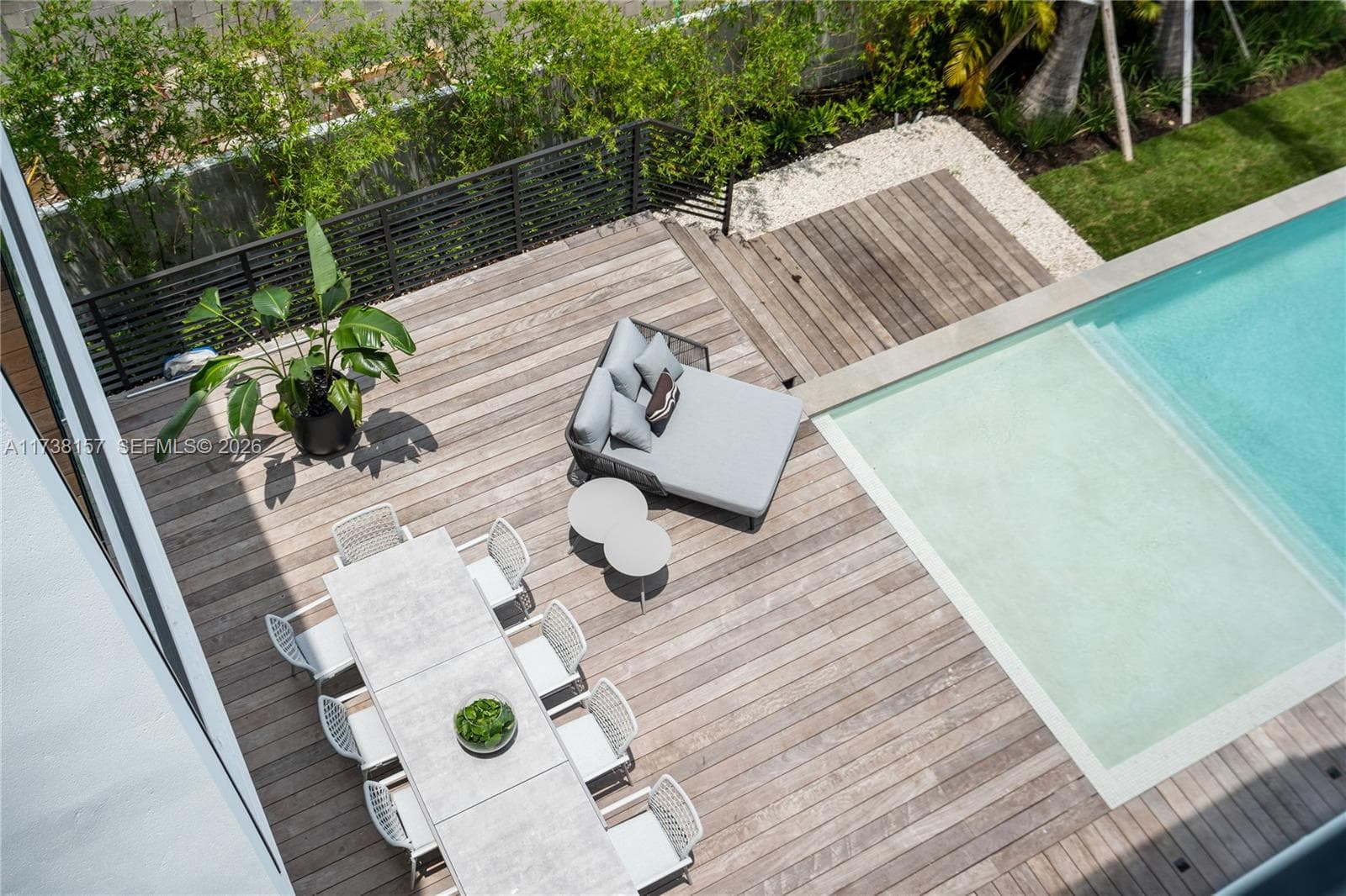 1369 N Venetian Way, Miami FL 33139 — 52
