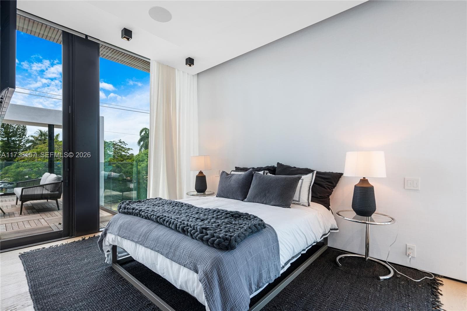 1369 N Venetian Way, Miami FL 33139 — 43