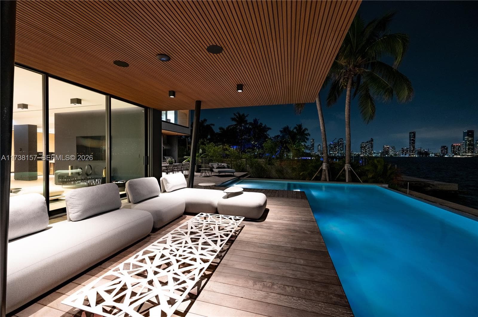 1369 N Venetian Way, Miami FL 33139 — 53