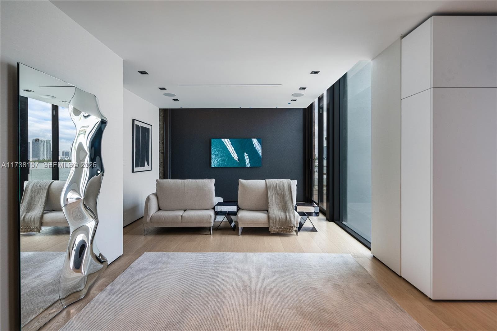 1369 N Venetian Way, Miami FL 33139 — 32