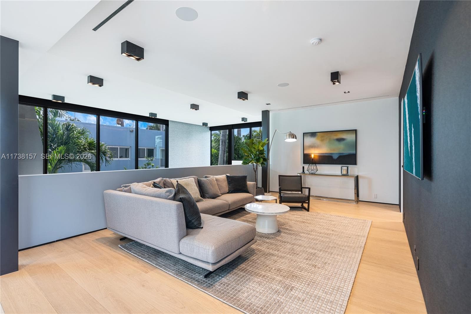 1369 N Venetian Way, Miami FL 33139 — 49