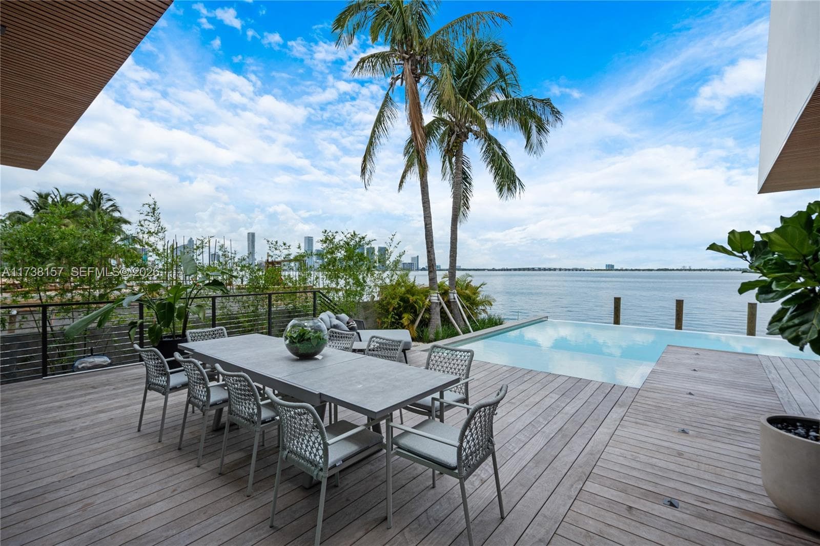1369 N Venetian Way, Miami FL 33139 — 54