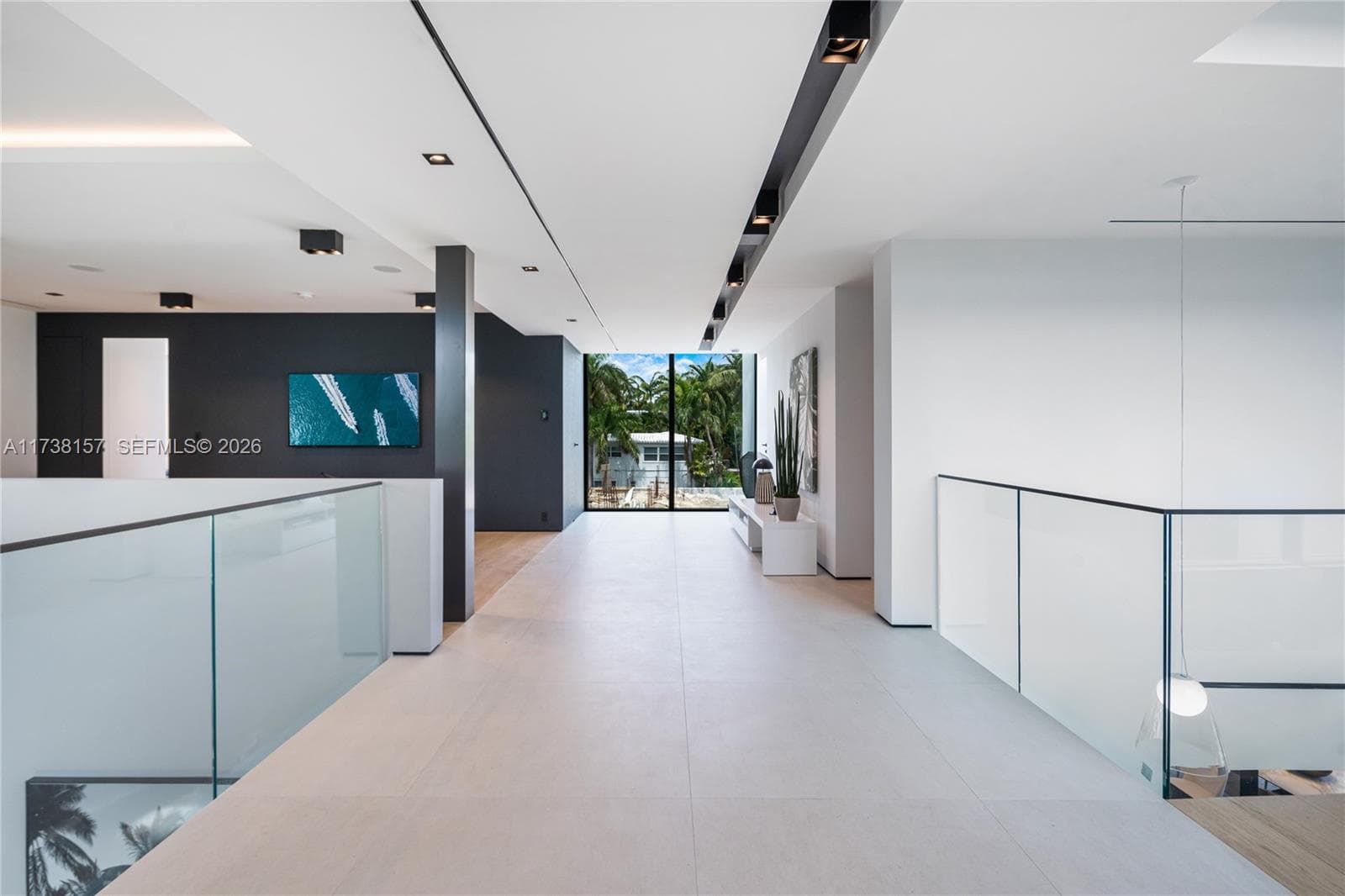 1369 N Venetian Way, Miami FL 33139 — 35