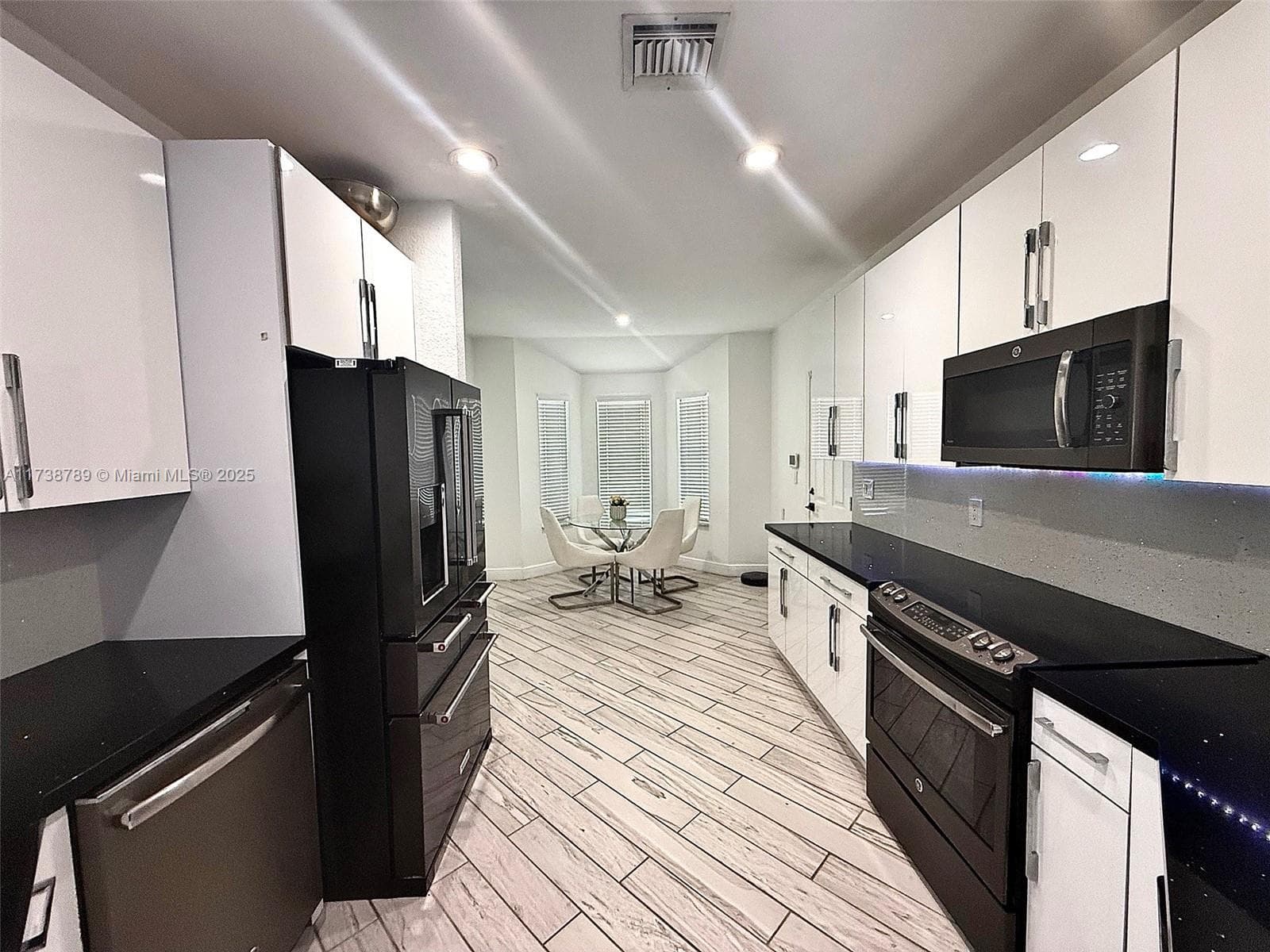 2602 Augusta Dr, Homestead FL 33035 — 9