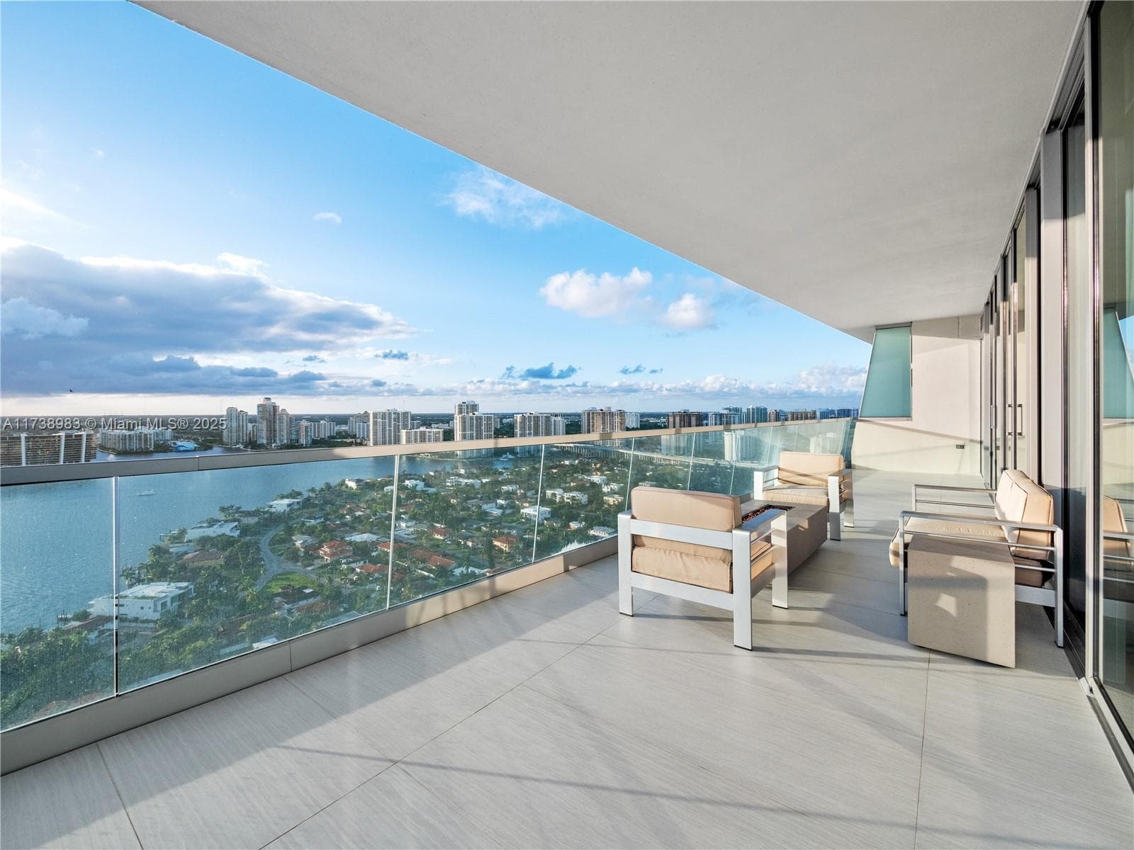 18501 Collins Ave # 2704, Sunny Isles Beach FL 33160 — 11