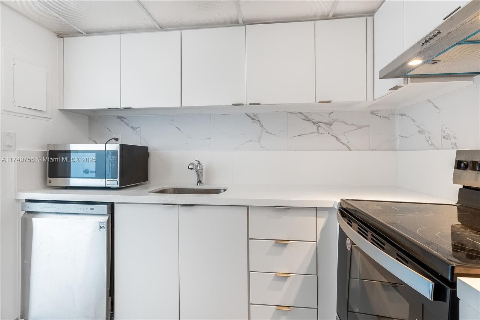 1000 West Ave # 1008, Miami Beach FL 33139 — 5