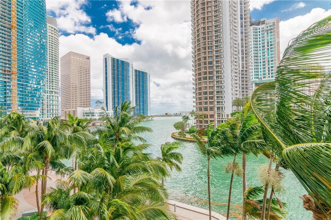 465 Brickell Avenue # 419, Miami FL 33131 — 1