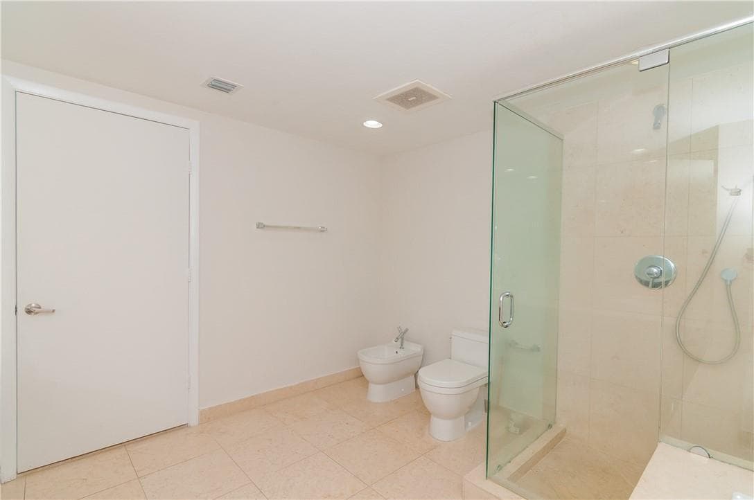 465 Brickell Avenue # 419, Miami FL 33131 — 29