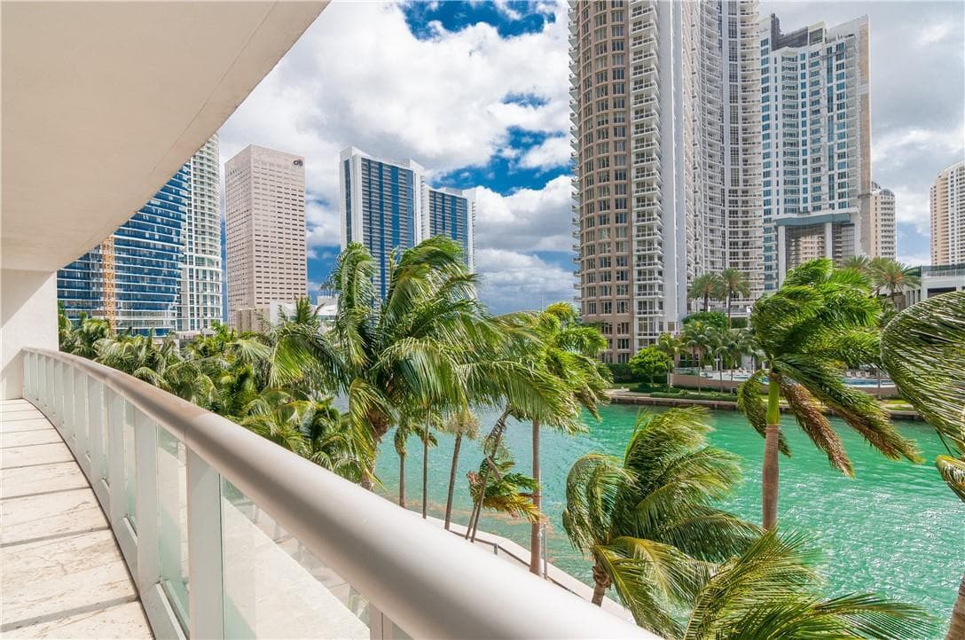 465 Brickell Avenue # 419, Miami FL 33131 — 4