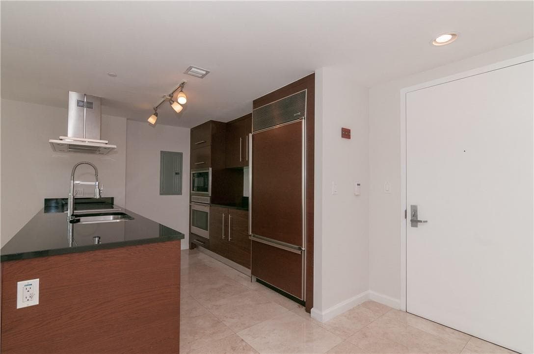 465 Brickell Avenue # 419, Miami FL 33131 — 8
