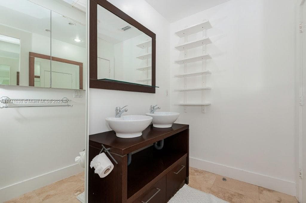 2301 Collins Ave # 1629, Miami Beach FL 33139 — 9