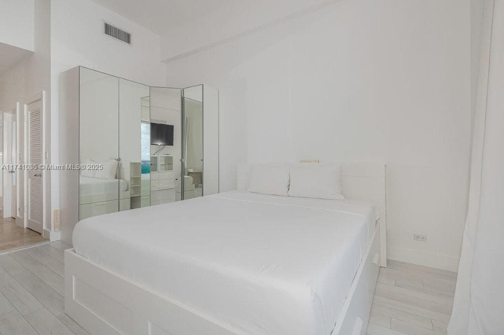 2301 Collins Ave # 1629, Miami Beach FL 33139 — 18