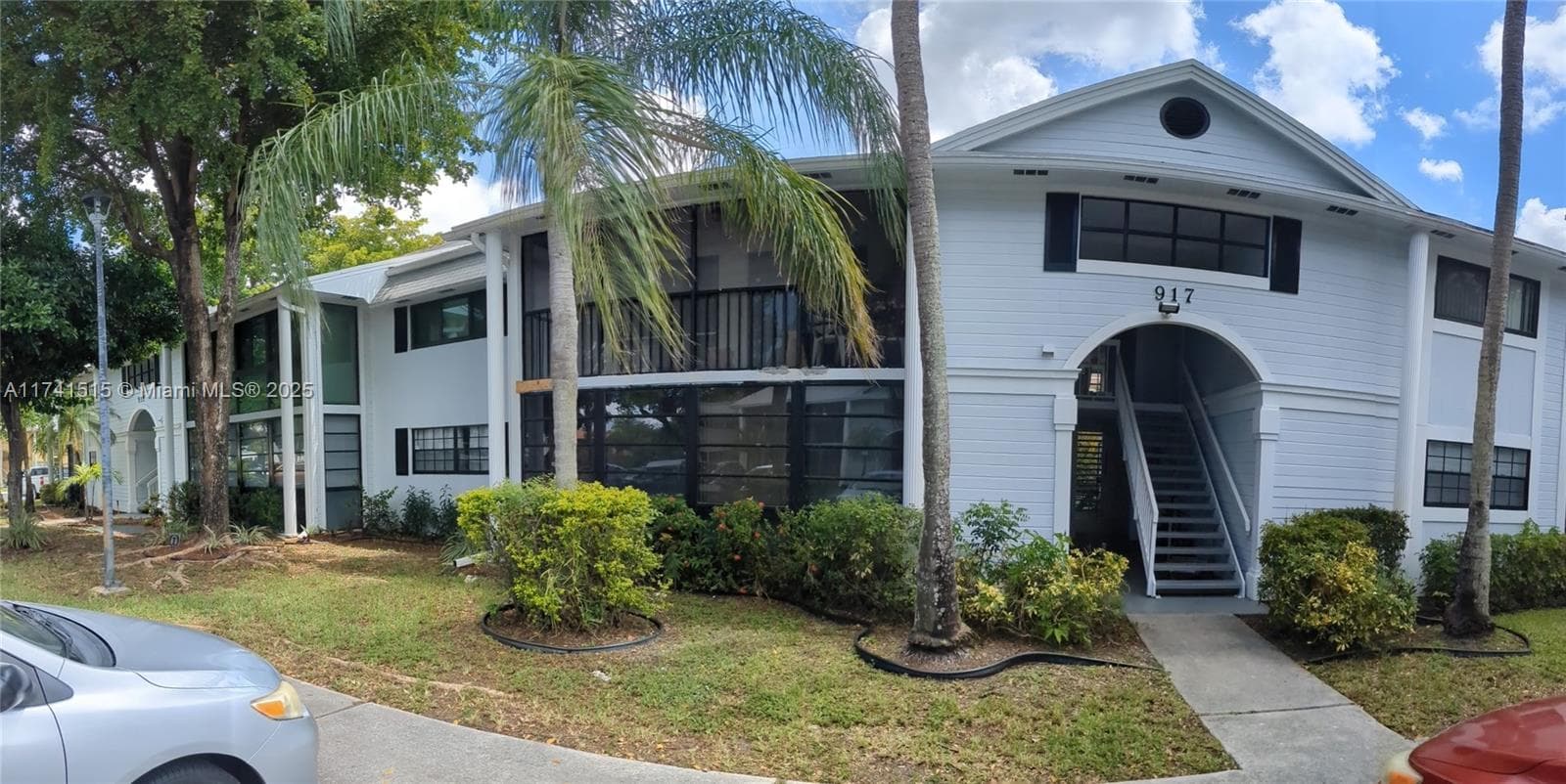917 NE 199th St # 206, Miami FL 33179 — 1