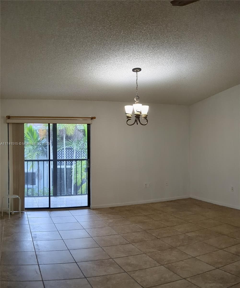 917 NE 199th St # 206, Miami FL 33179 — 10