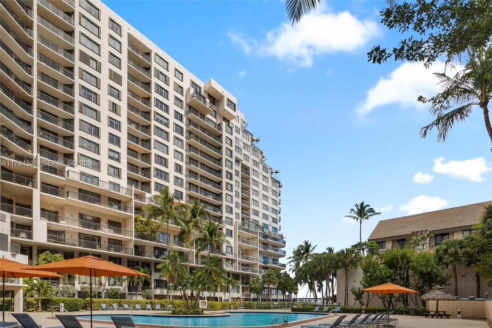 540 Brickell Key Dr # 1519, Miami FL 33131 — 32