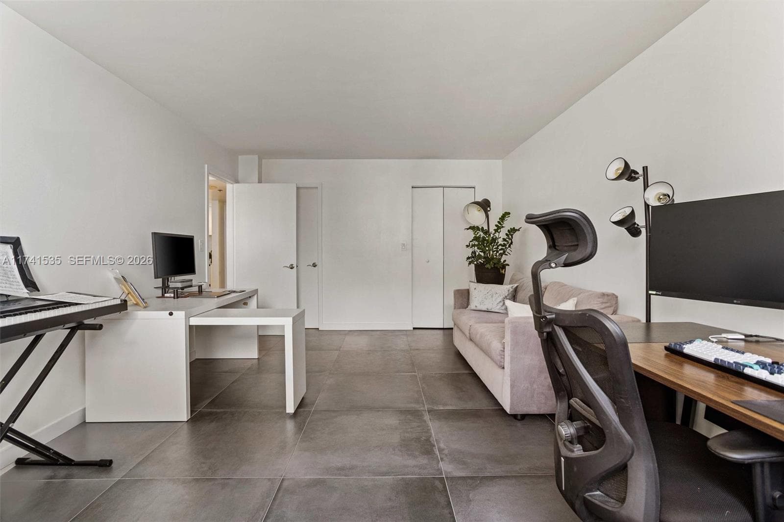 540 Brickell Key Dr # 1519, Miami FL 33131 — 29