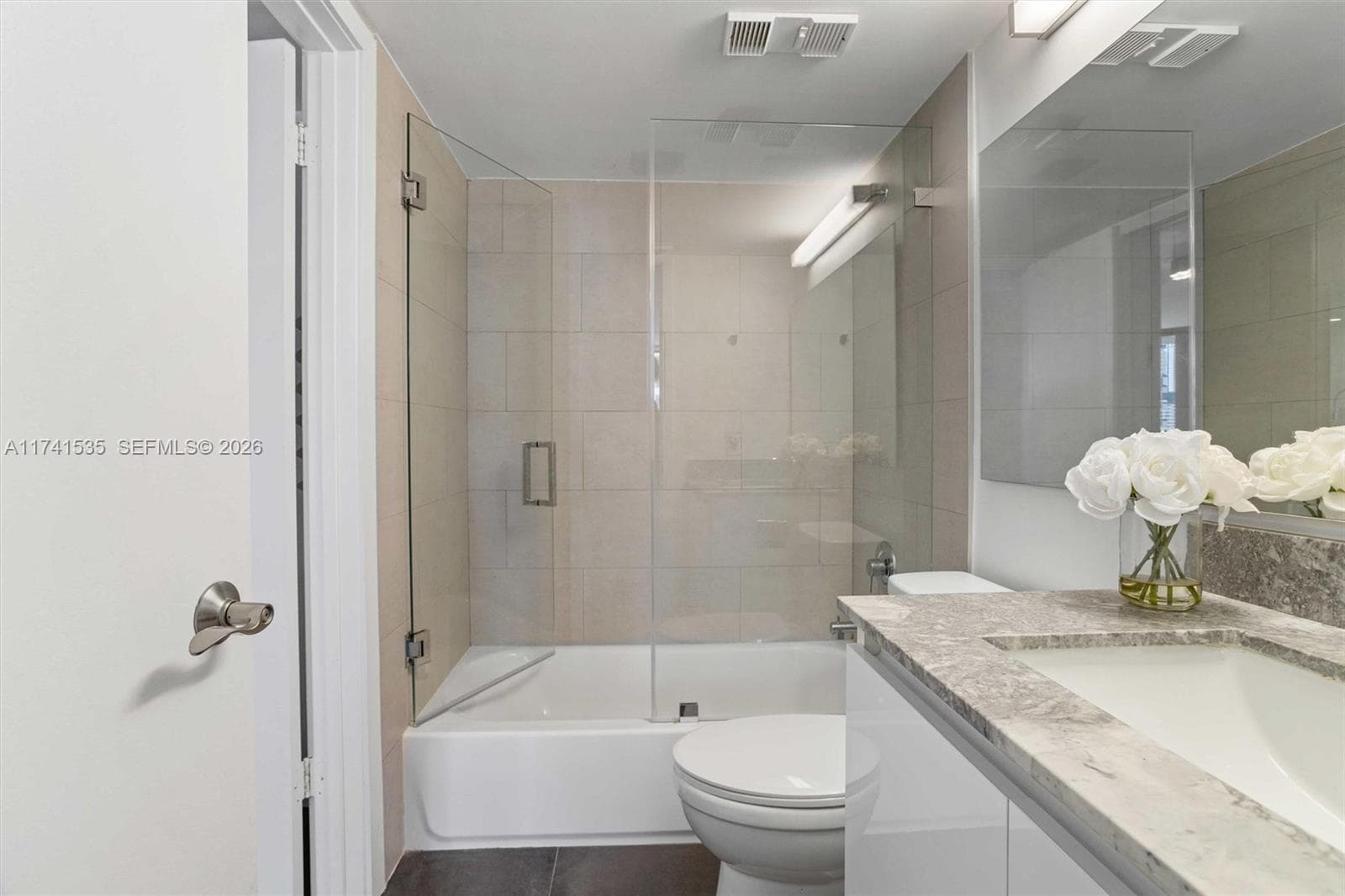 540 Brickell Key Dr # 1519, Miami FL 33131 — 25