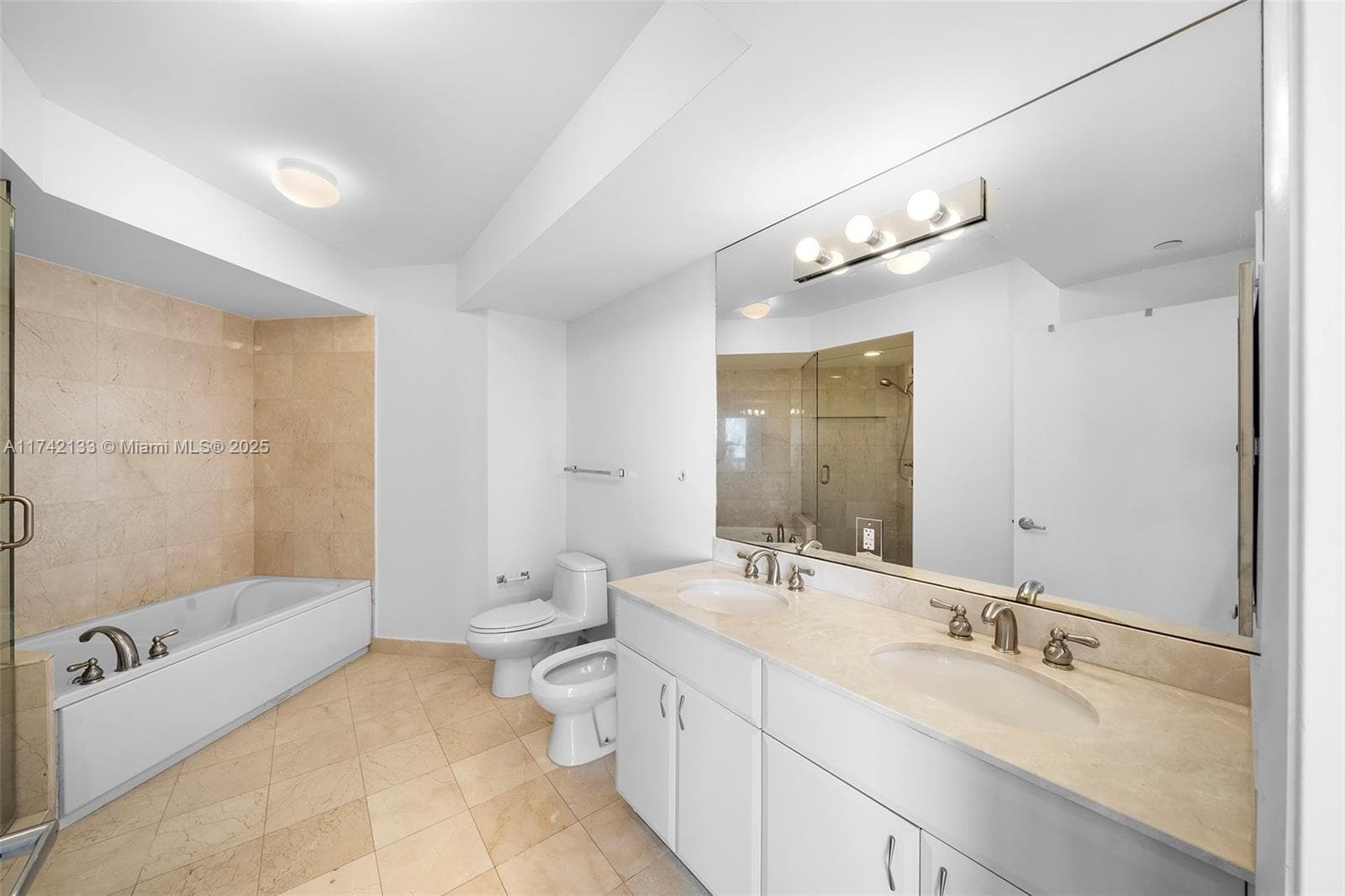 6365 Collins Ave # 3801, Miami Beach FL 33141 — 17