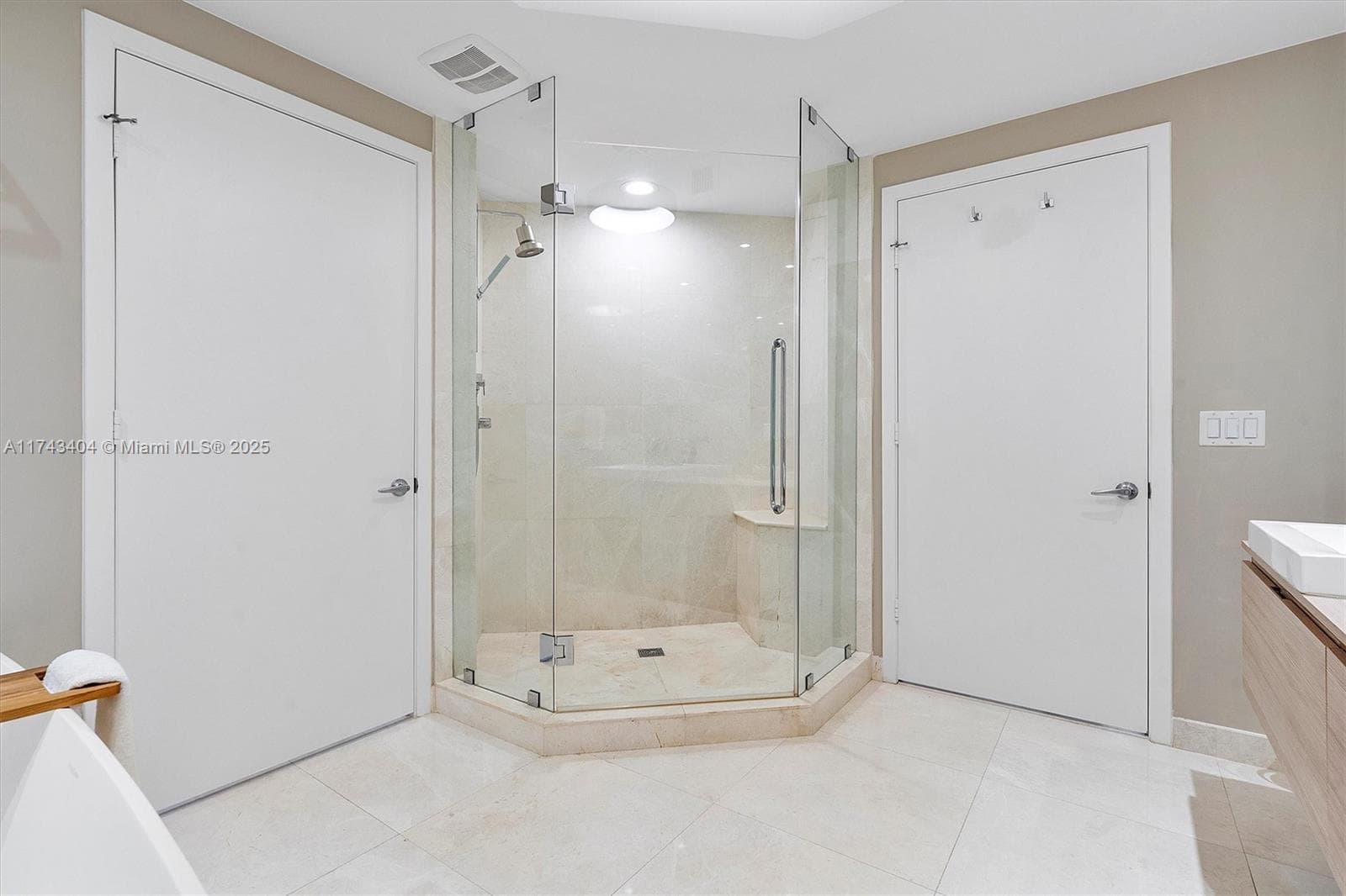 17301 Biscayne Blvd # 2302, North Miami Beach FL 33160 — 47