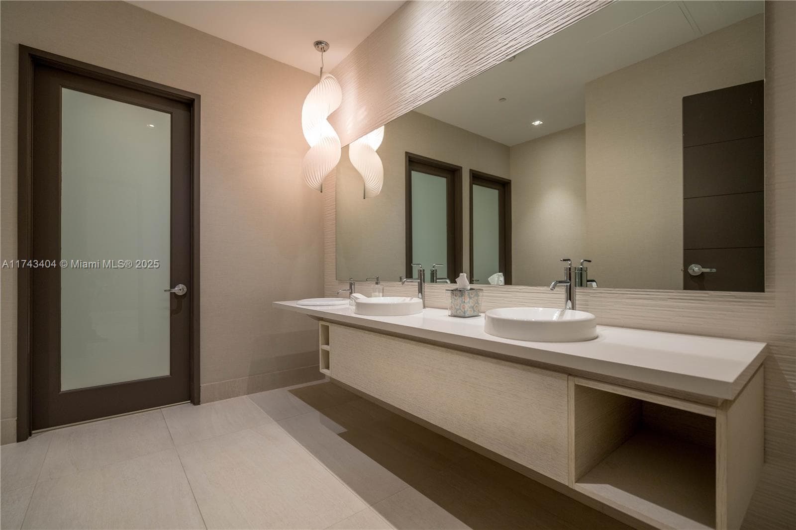 17301 Biscayne Blvd # 2302, North Miami Beach FL 33160 — 71