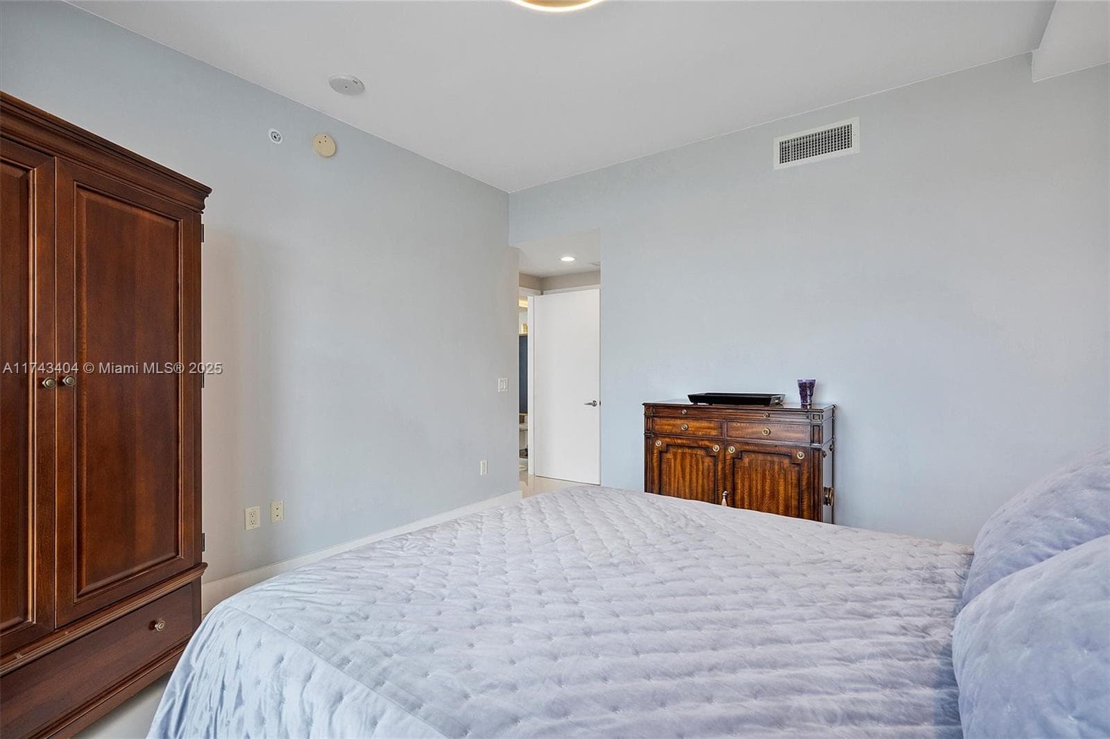 17301 Biscayne Blvd # 2302, North Miami Beach FL 33160 — 34