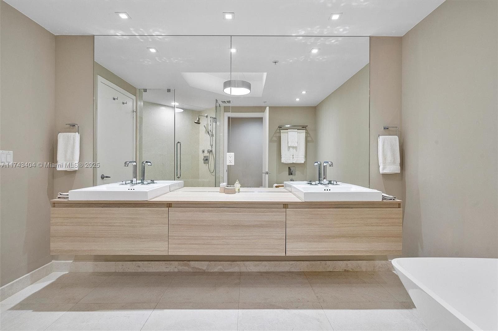 17301 Biscayne Blvd # 2302, North Miami Beach FL 33160 — 49