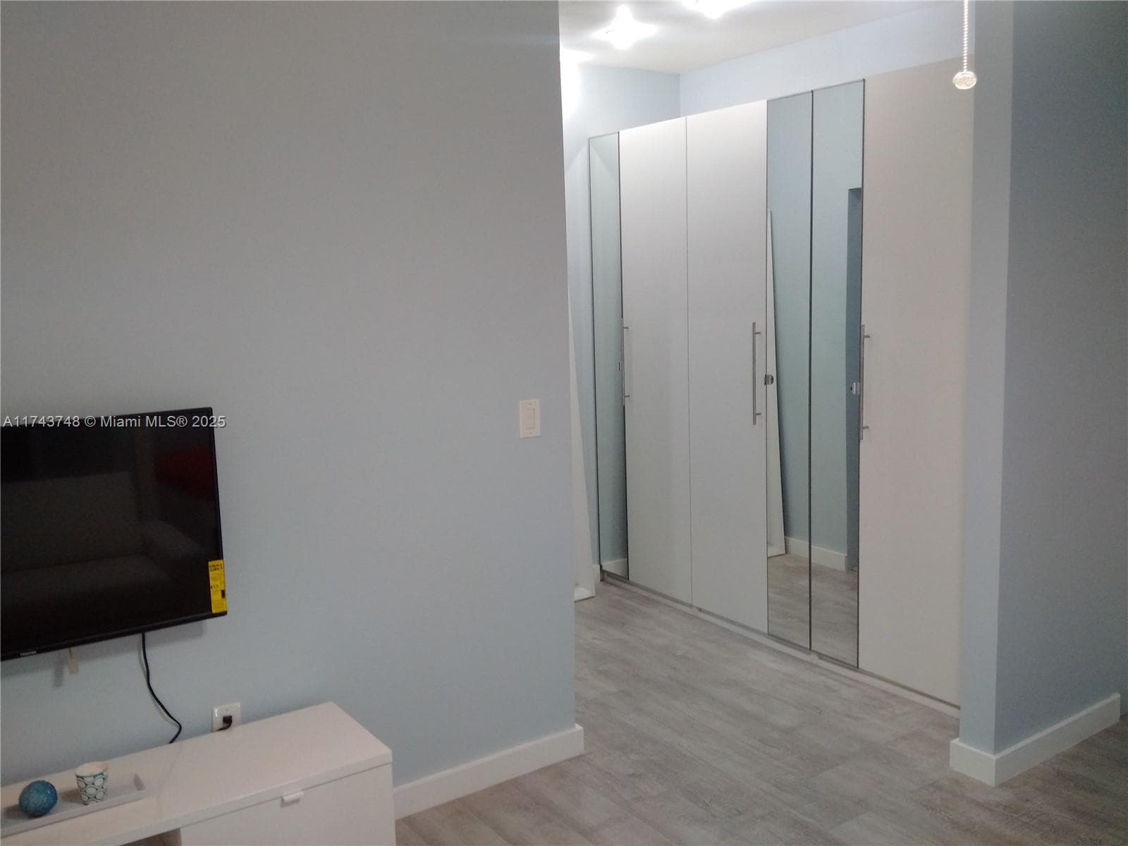 1525 Meridian Ave # 104, Miami Beach FL 33139 — 12