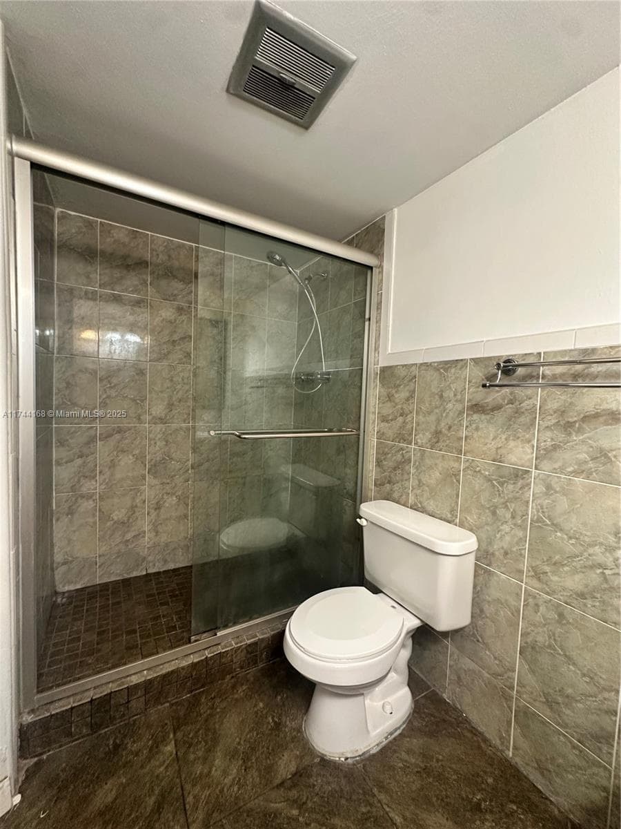 1750 NE 191st St # 4, Miami FL 33179 — 10