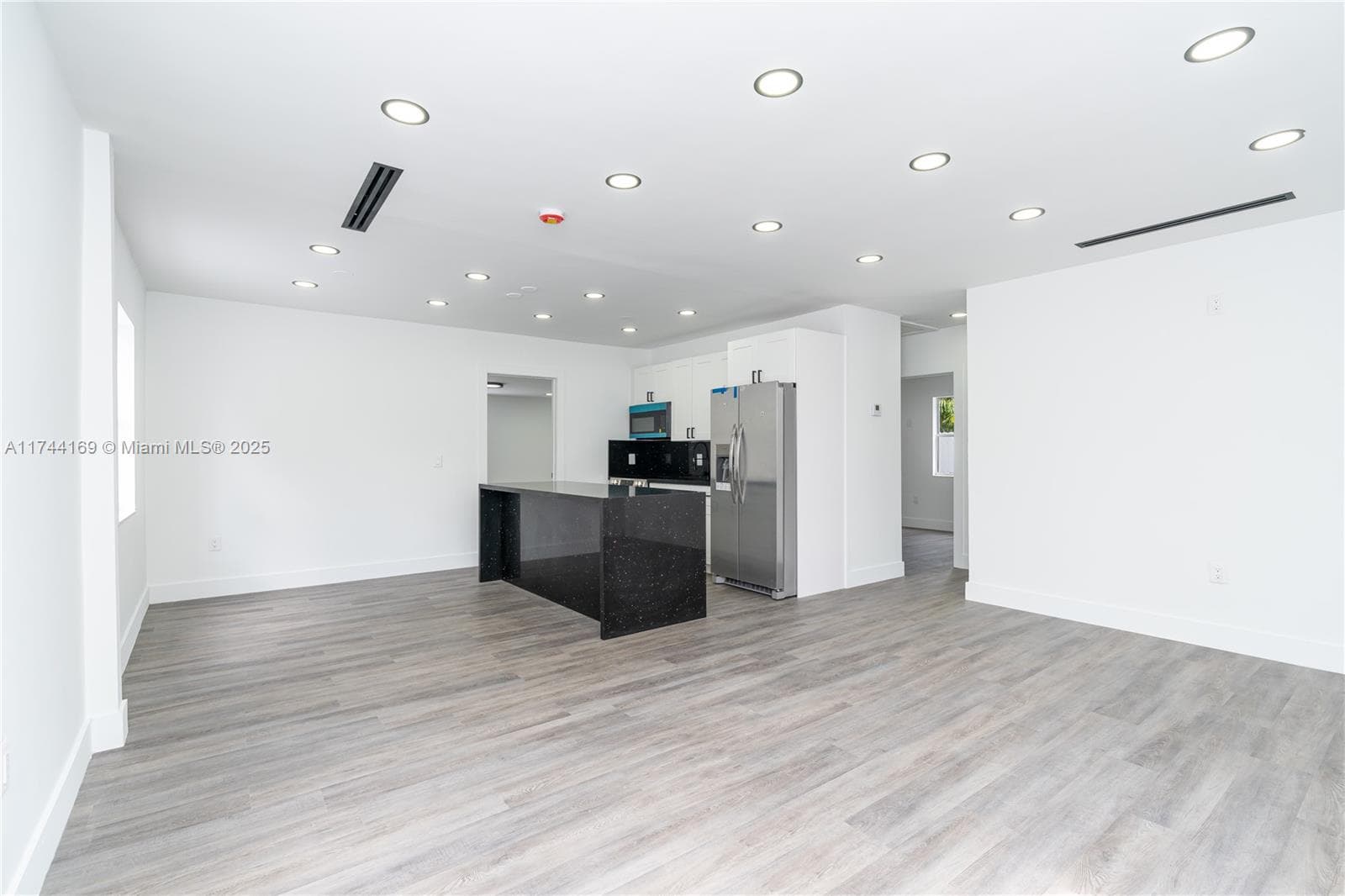 805 Sultan Ave, Opa-Locka FL 33054 — 12