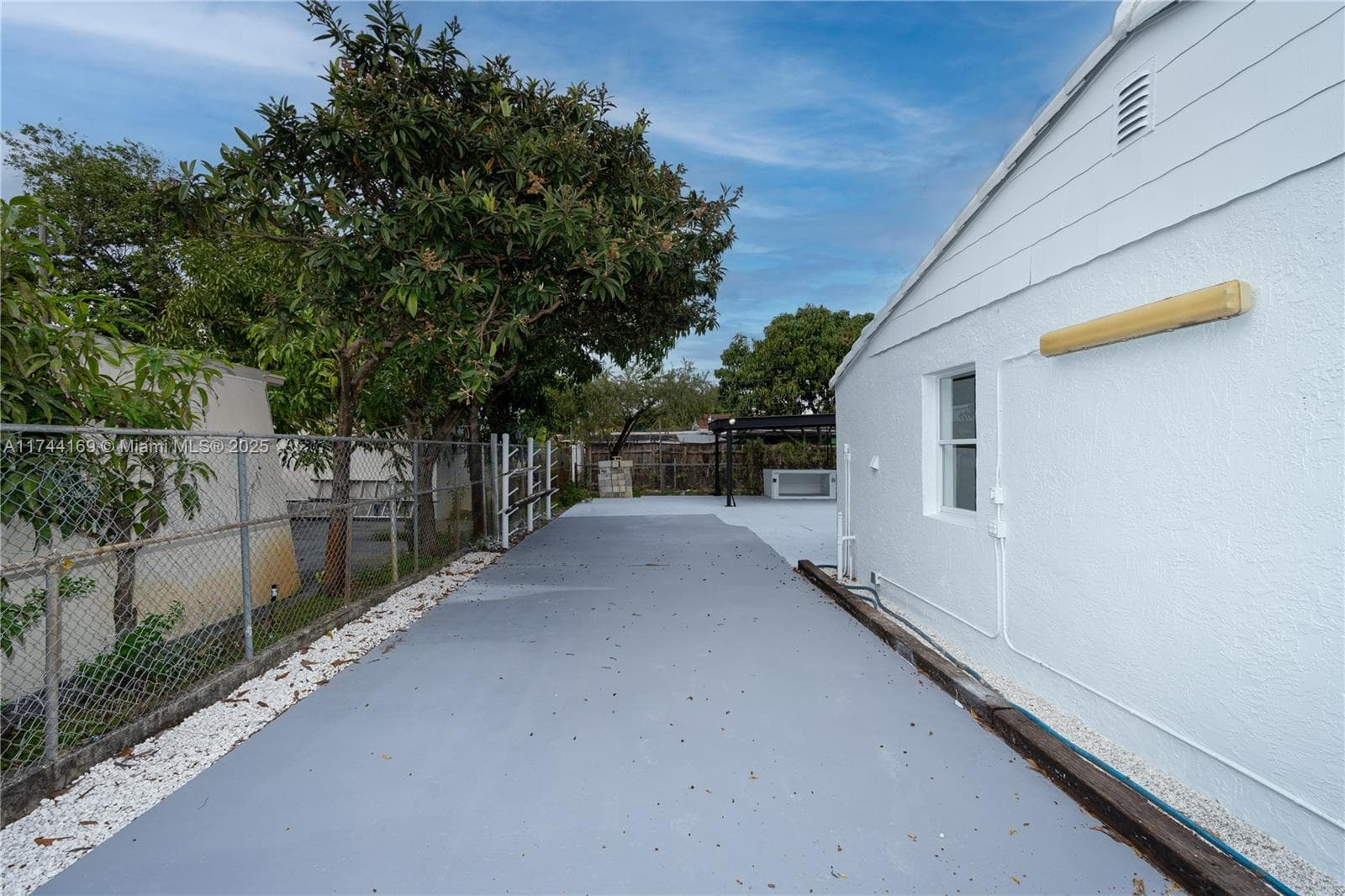 805 Sultan Ave, Opa-Locka FL 33054 — 36