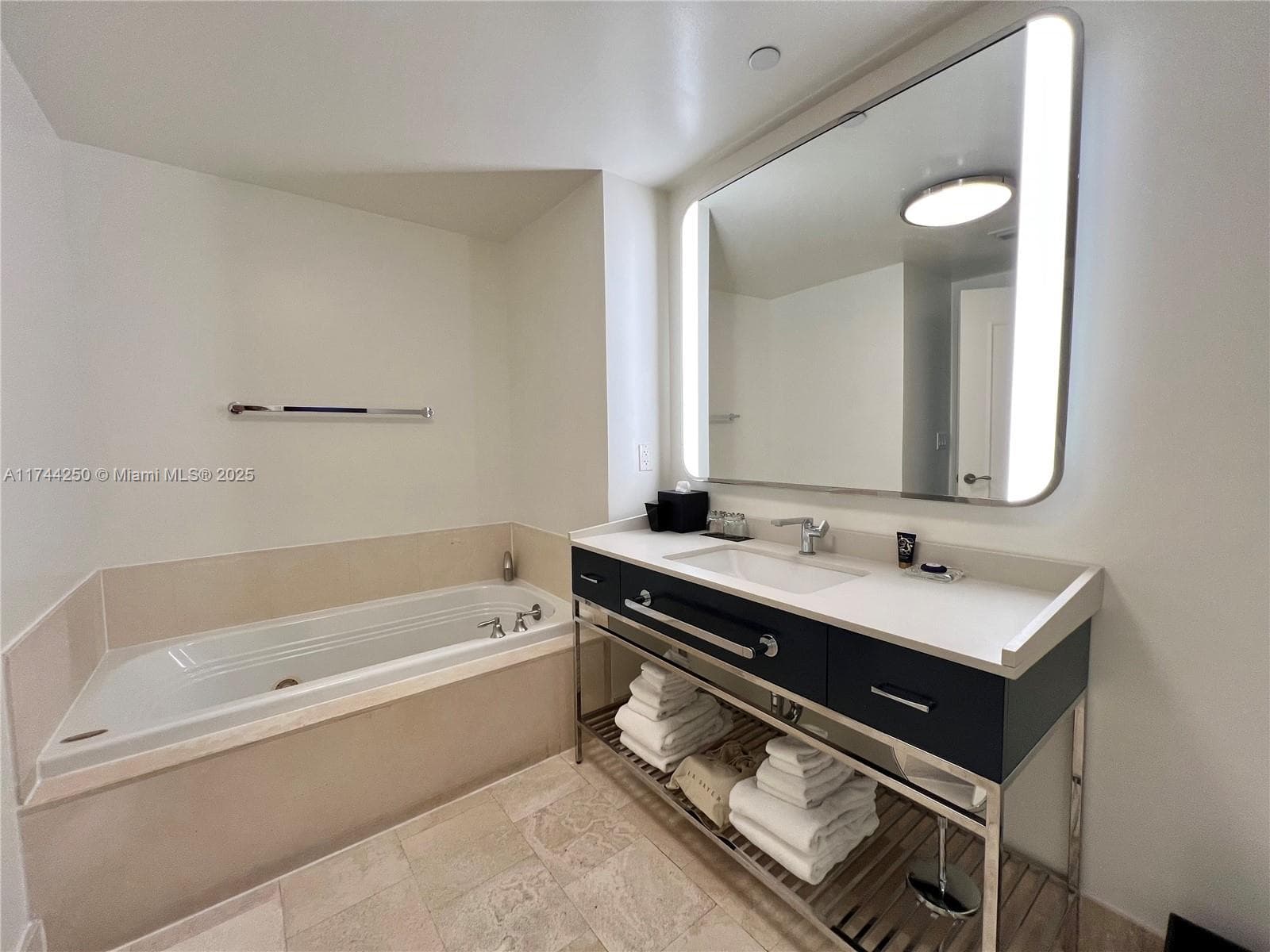 4401 Collins Ave # 1401, Miami Beach FL 33140 — 7