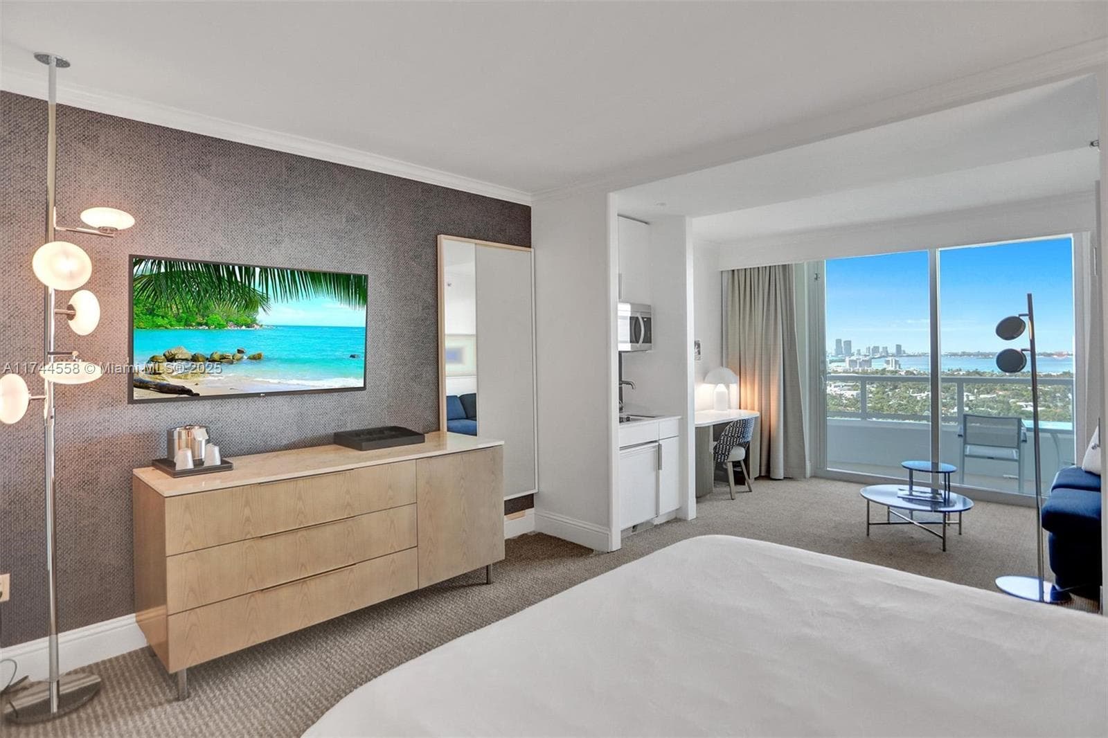 4401 Collins Ave, Miami Beach FL 33140 — 30