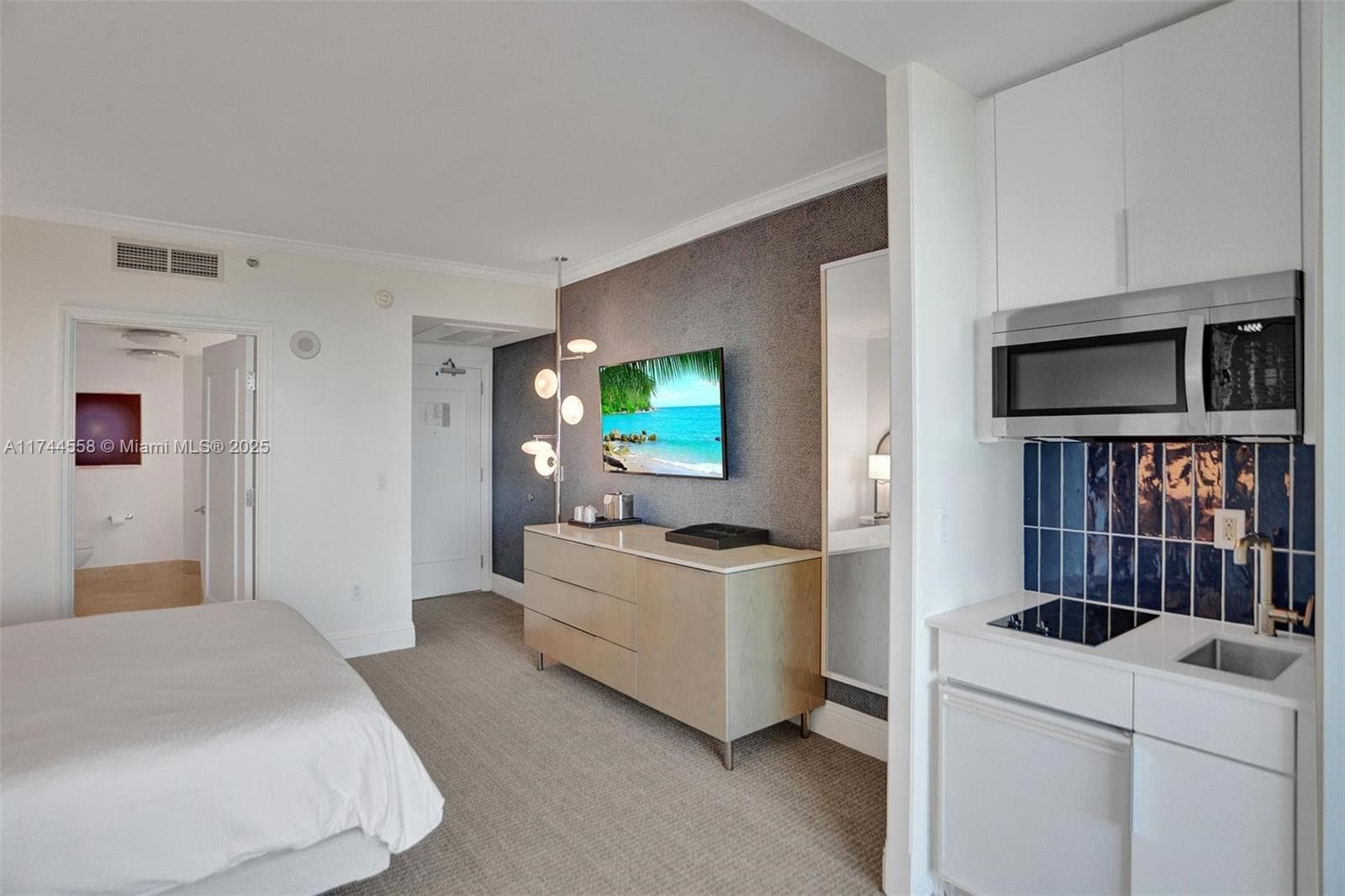 4401 Collins Ave, Miami Beach FL 33140 — 33