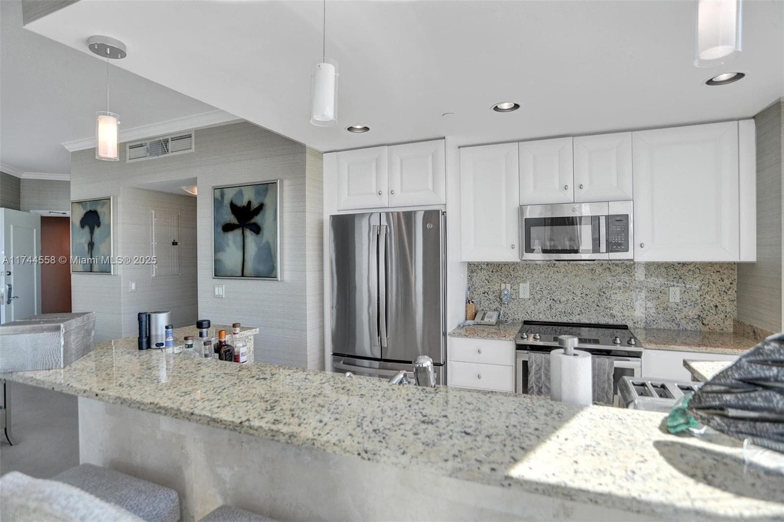4401 Collins Ave, Miami Beach FL 33140 — 14