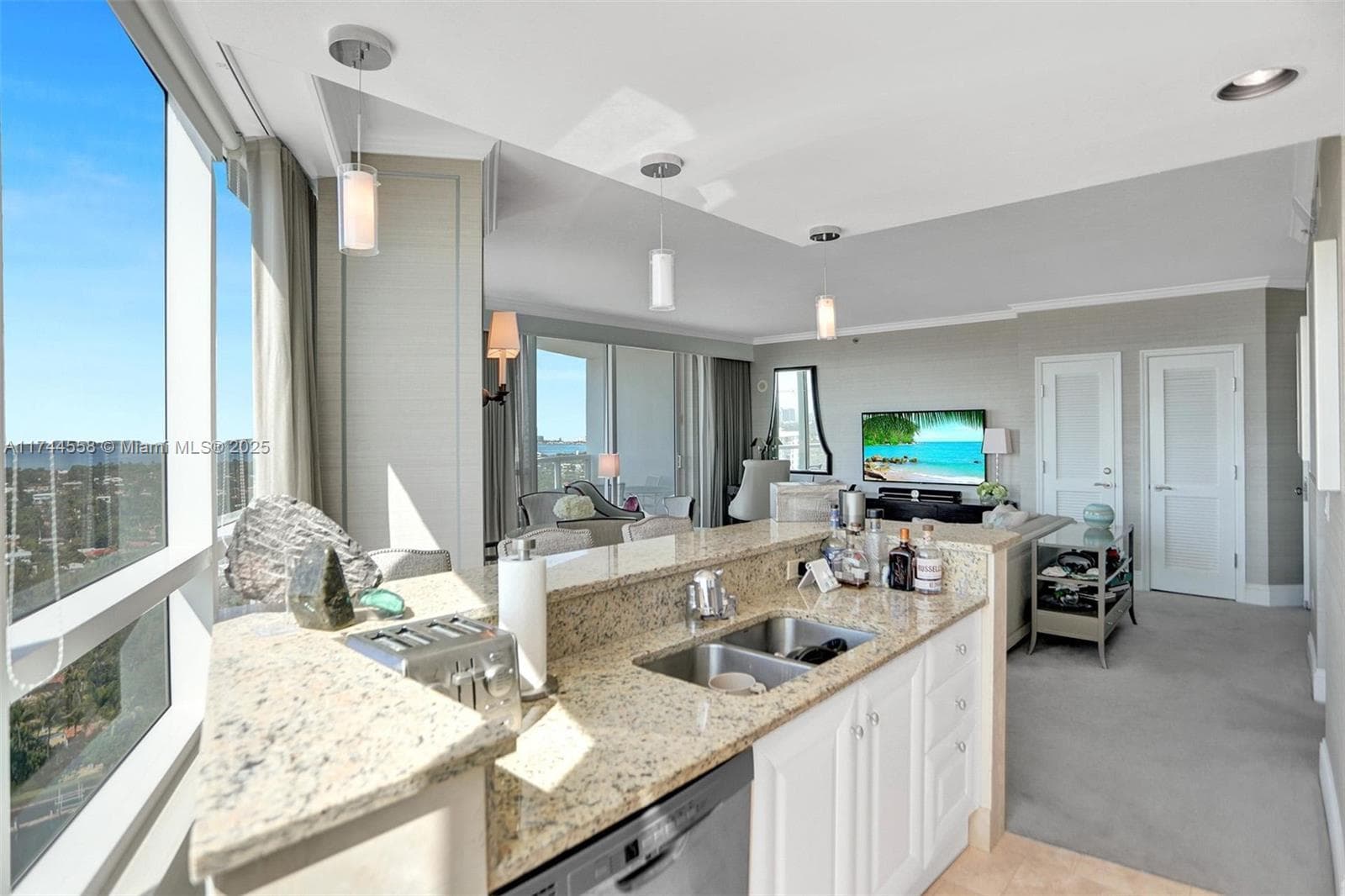 4401 Collins Ave, Miami Beach FL 33140 — 11