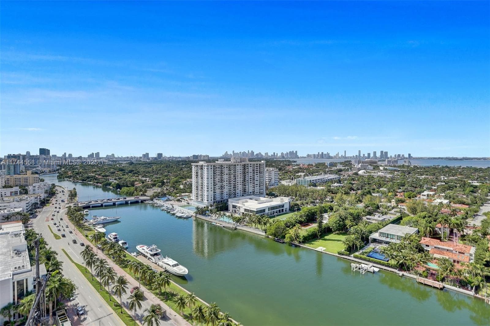 4401 Collins Ave, Miami Beach FL 33140 — 40