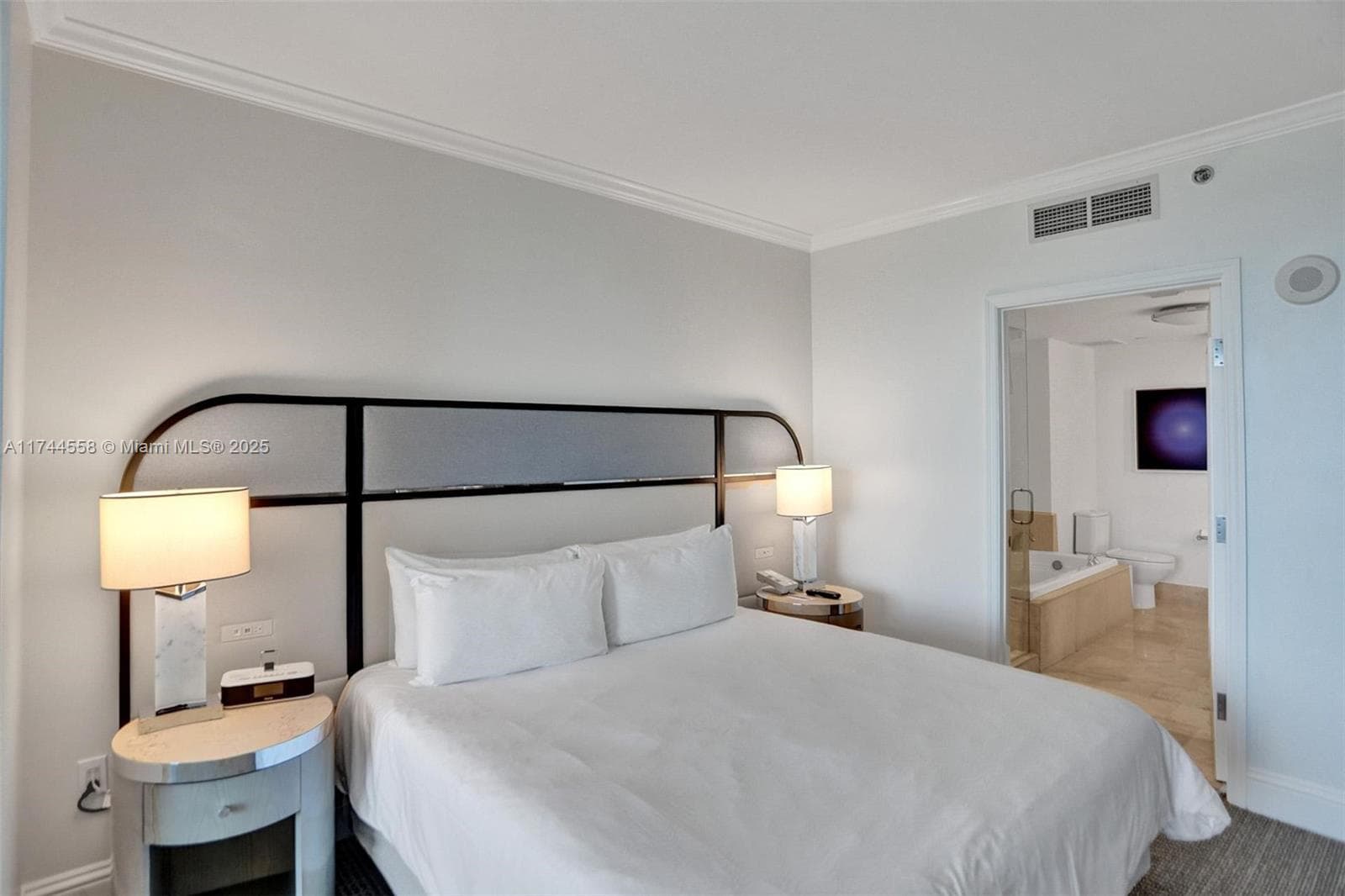 4401 Collins Ave, Miami Beach FL 33140 — 35
