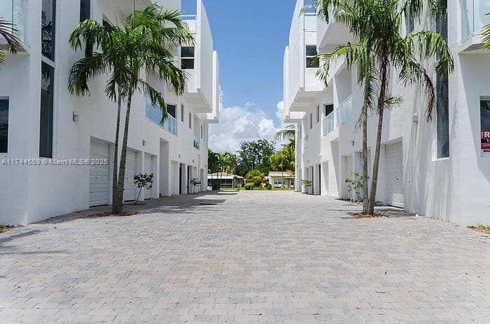 1985 Calais # 3, Miami Beach FL 33141 — 2