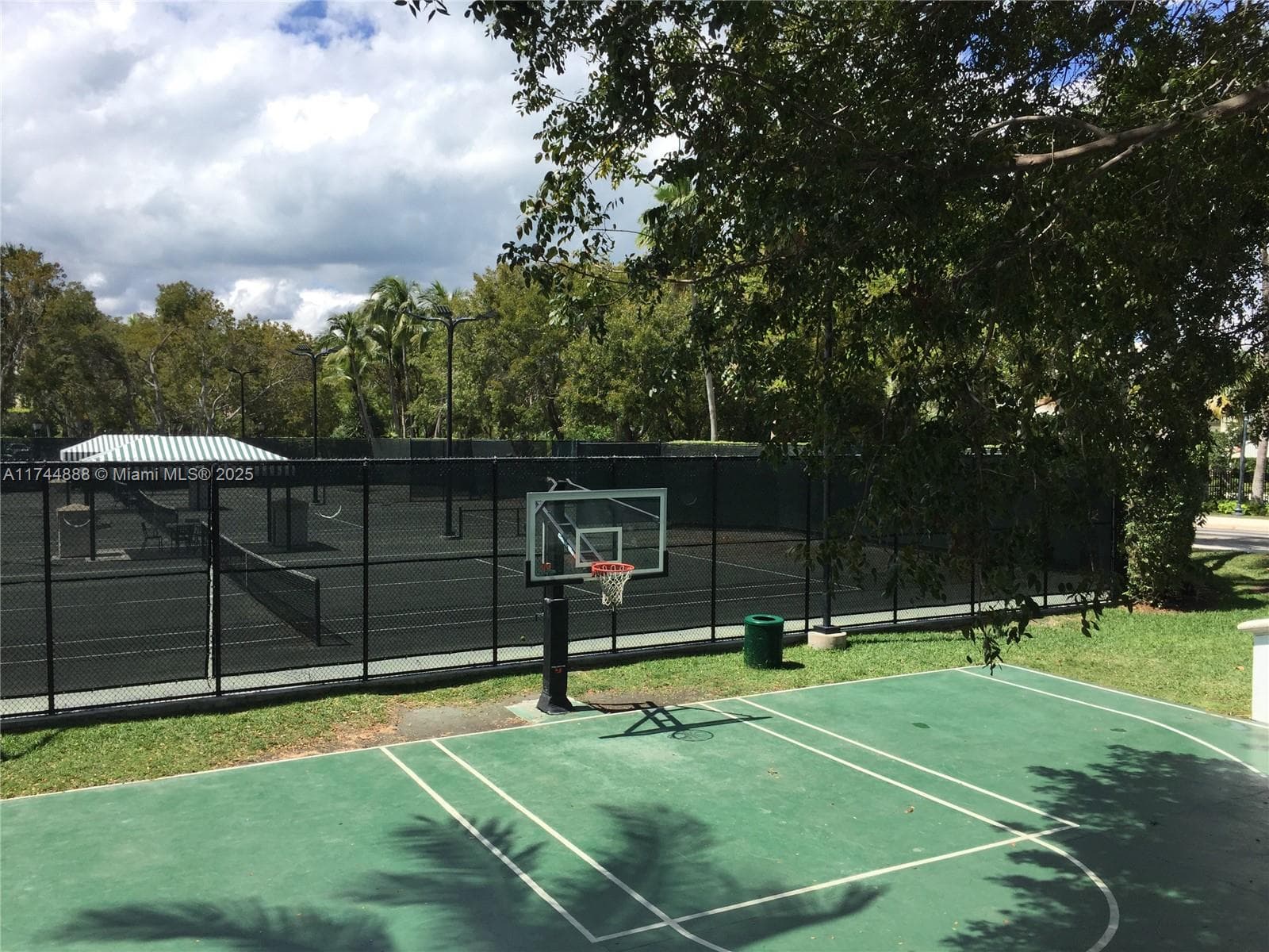 785 Crandon Blvd, Key Biscayne FL 33149 — 17