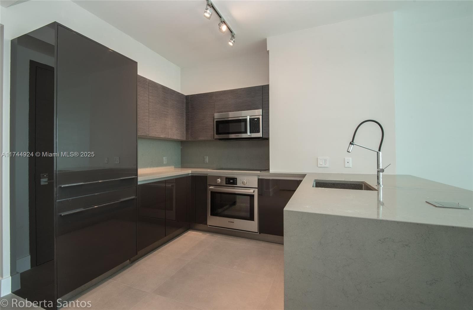 1080 Brickell Ave # 3205, Miami FL 33131 — 6