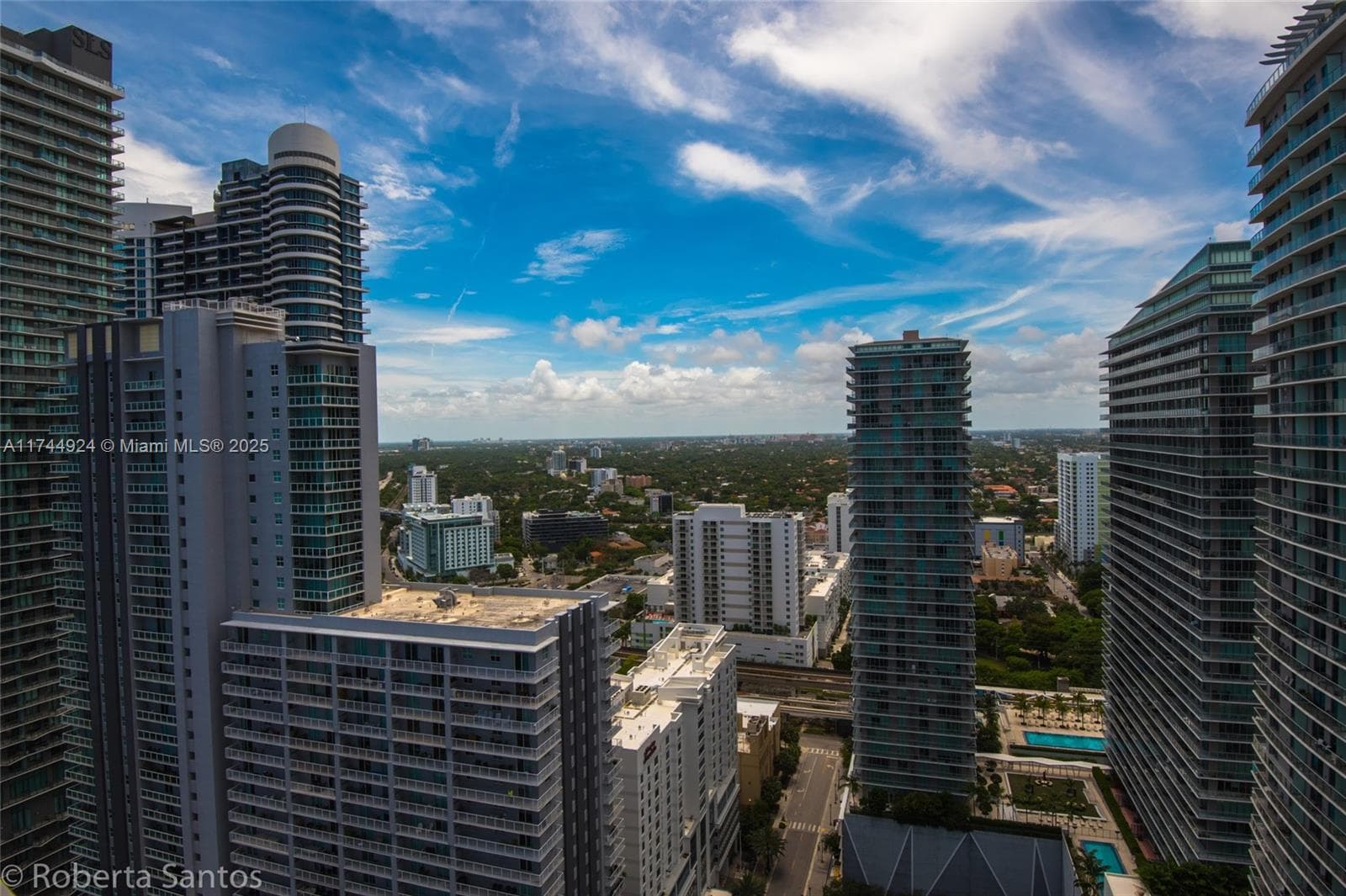 1080 Brickell Ave # 3205, Miami FL 33131 — 3